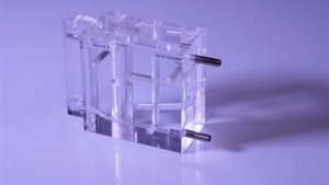 polierter-acrylglasblock-bearbeitet-bs-kunststoffverarbeitung